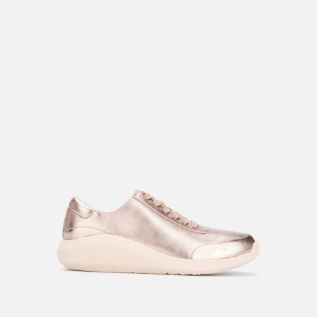 KENNETH COLE MELLO ROSE GOLD PLATFORM SNEAKER ~ metallic sneakers ~ sports luxe shoes