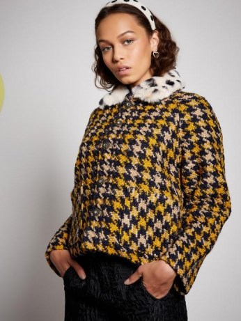 SISTER JANE High School Tweed Jacket / large houndstooth checks / faux fur collar jackets - flipped