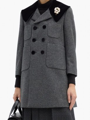 GUCCI Floral-pin double-breasted wool coat / grey coats / jewellery attached clothing - flipped