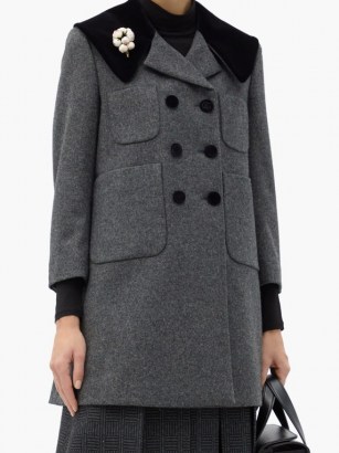 GUCCI Floral-pin double-breasted wool coat / grey coats / jewellery attached clothing