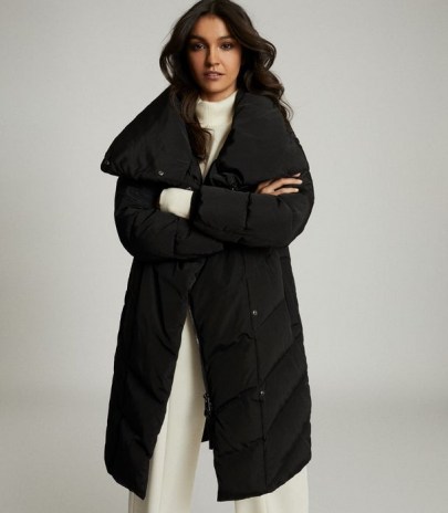REISS LORA LONGLINE PUFFER COAT BLACK / casual winter style / stylish padded coats