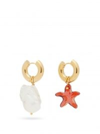 TIMELESS PEARLY Mismatched pearl & 24kt gold-plated hoop earrings / starfish and pearls / ocean inspired jewellery