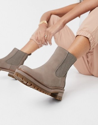 Timberland Courmayeur Valley heeled chelsea boots in taupe - flipped