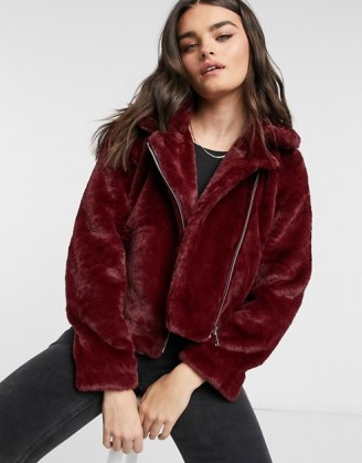 Vero Moda faux fur biker jacket in red | casual fluffy zip-up winter jackets