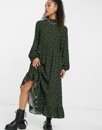 Vintage Supply maxi smock dress with tie neck in green smudge print / retro relaxed fit frill hem dresses / spot – splodge prints
