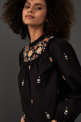 ANTHROPOLOGIE Elizabeth Cotton Embroidered Blouse / floral embroidery / frill neck blouses - flipped
