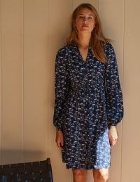 Boden Corinne Smocked Dress / blue printed day dresses