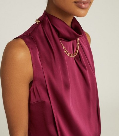 REISS FREYA CHAIN DETAIL SLEEVELESS TOP BERRY – necklace style tops