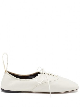 LOEWE Logo-tab white-leather Oxford shoes / lace up ballet flats