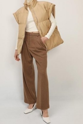 storets Sienna Oversized Puffer Vest | beige padded jackets | puffy gilets - flipped