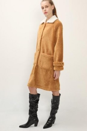STORETS Brynn Contrast Collar Teddy Coat / brown textured winter coats