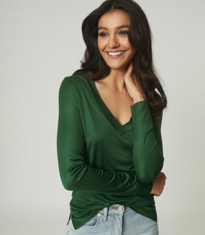 REISS SELENA JERSEY V-NECK TOP GREEN / fluid long sleeve tops / autumn colours - flipped