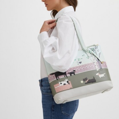 REDLEY RADLEY AND FRIENDS – WEEKEND WALKIES TOTE BAG | applique leather bags - flipped