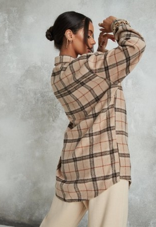MISSGUIDED brown extreme oversized check print shacket – checked shackets