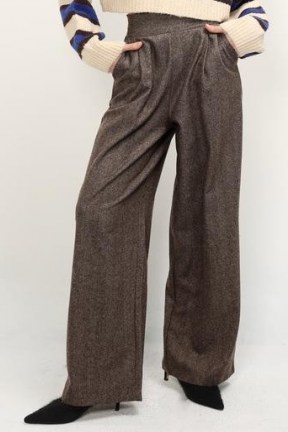 storets Dina Herringbone Pintuck Pants | brown wide leg trousers - flipped