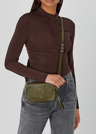 MARC JACOBS The Softshot 17 green leather cross-body bag / crossbody bags - flipped
