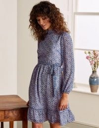 BODEN Lottie Belted Dress / blue printed ruffle hem dresses