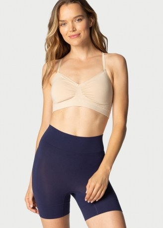 Yummie Bria Comfortably Curved Shaping Short | Comfortable sideseam free construction