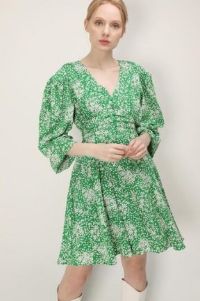 storets Reina Floral Ruched Dress ~ puff sleeve dresses - flipped