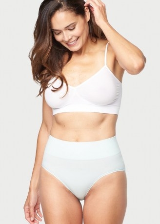 Yummie Livi Comfortably Curved Shaping Brief | 2-ply waistband provides shaping at the tummy