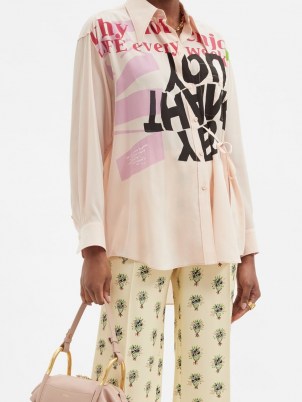 CHLOÉ Slogan-print silk crepe de Chine shirt ~ women’s pink shirts ~ graphic slogans on fashion