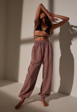 MISSGUIDED re_styld mauve oversized 90s joggers | cuffed jogging bottoms