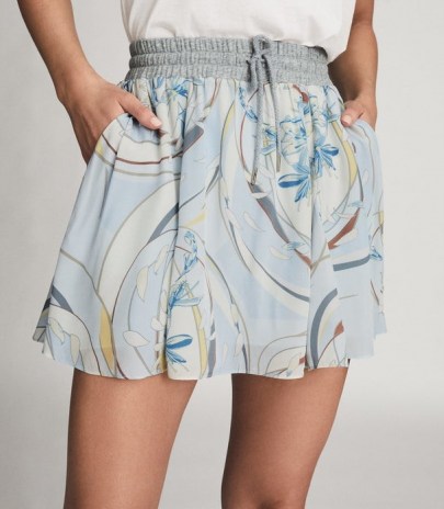 Reiss YASMINE SWIRL PRINTED MINI SKIRT BLUE/GREY | drawstring waist skirts
