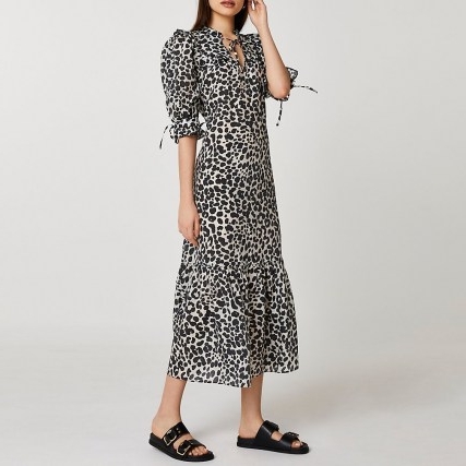 River Island Black animal print smock dress – dresses with puff sleeves and tie detail
