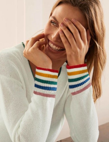 Boden Bamburgh Relaxed Jumper | ivory V-neck jumpers with contrast-colour detail on the neck and cuffs