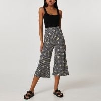 RIVER ISLAND Black shirred waist gingham culotte trousers / check and floral culottes