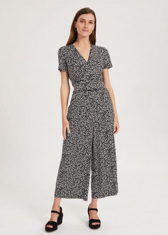 HOBBS DARCIE JERSEY ANIMAL CROPPED JUMPSUIT / wide leg crop hem jumpsuits / womens fashion / short sleeve V-neck all-in-one - flipped