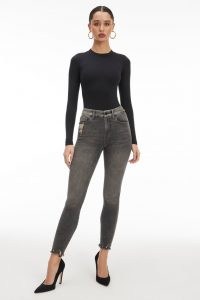 GOOD AMERICAN GOOD LEGS CROP PRINTED POCKETS Black213 | women’s distressed black wash skinny jeans