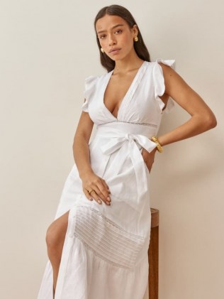 REFORMATION Lili Linen Dress in White / plunge front flutter sleeve summer dresses / women’s summer fashion