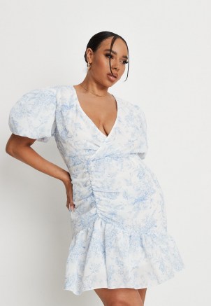 Missguided plus size blue porcelain print puff sleeve mini dress | womens romantic ruched dresses | women’s on trend fashion - flipped