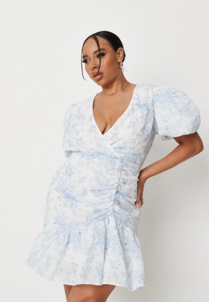 Missguided plus size blue porcelain print puff sleeve mini dress | womens romantic ruched dresses | women’s on trend fashion