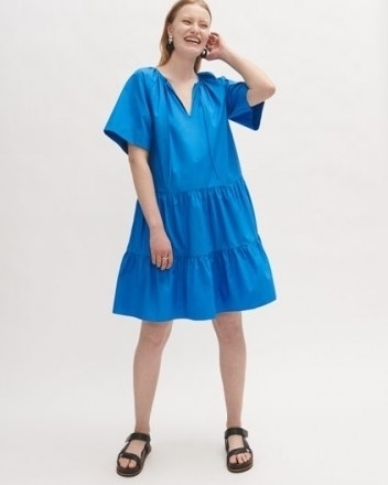 JIGSAW POPLIN SMOCKED MINI DRESS – voluminous tiered summer dresses in blue cotton