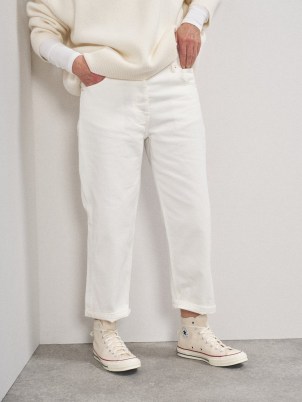 RAEY Dad organic-cotton baggy boyfriend jeans ~ white denim - flipped