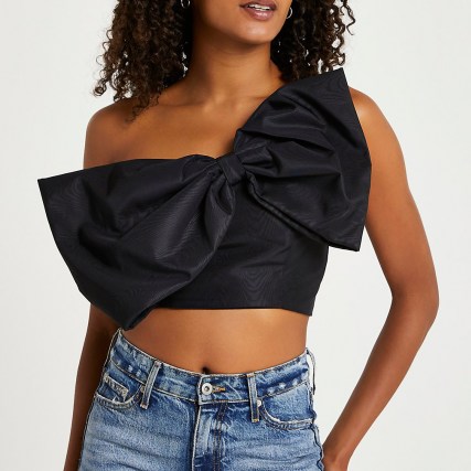 RIVER ISLAND Black bow sleeveless crop top – cropped hem tops – oversized bows