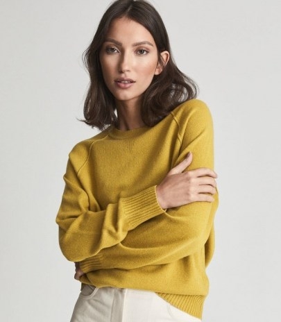 REISS BRIA WOOL CASHMERE BLEND JUMPER GREEN ~ womens luxe crew neck jumpers ~ casual knitwear - flipped