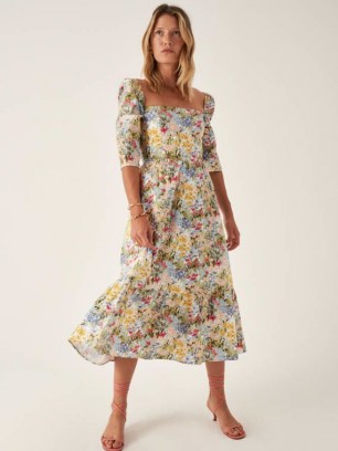 REFORMATION Cyprus Dress in Countryside / feminine floral dresses