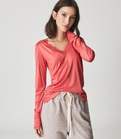 REISS SELENA JERSEY V-NECK TOP CORAL ~ women’s essential long sleeve tops