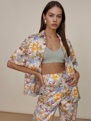 REFORMATION Aventura Linen Top in Countryside / womens floral print short sleeve shirts - flipped