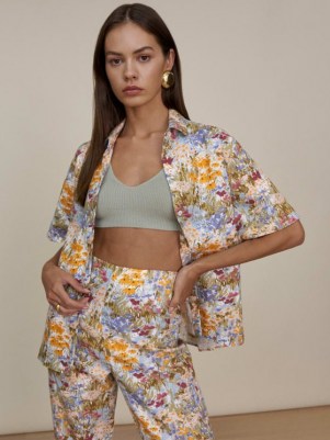 REFORMATION Aventura Linen Top in Countryside / womens floral print short sleeve shirts