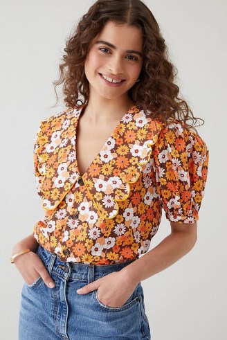 Resume Free Blouse Orange Motif / retro floral print blouses / womens vintage inspired tops / 70s inspired prints / puff sleeves / oversized collar - flipped