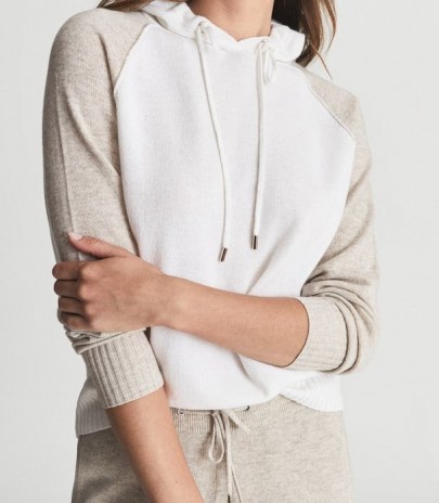 REISS BELLA WOOL CASHMERE BLEND HOODIE WHITE/NATURAL / sports luxe hoodies / womens luxurious colour block hooded tops
