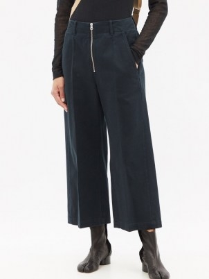 MM6 MAISON MARGIELA Zipped cotton-twill cropped wide-leg trousers ~ womens chic navy-blue crop hem trousers - flipped