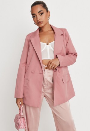 MISSGUIDED petite pink oversized longline blazer – blazers in feminine colours – fashionable petite size jackets - flipped