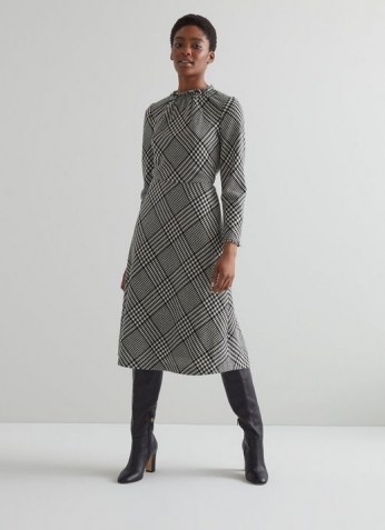KATIE BLACK AND WHITE CHECK WOOL-BLEND MIDI DRESS / long sleeve checked day dresses - flipped