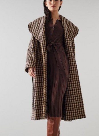 L.K. BENNETT MANON TOFFEE BLACK WOOL MIX COAT / womens chic dogtooth winter coats / women’s houndstooth print outerwear / shawl collar