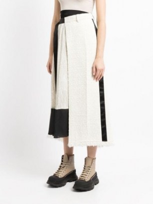 sacai two-tone tweed skirt black and white | monochrome textured fringe hem skirts - flipped